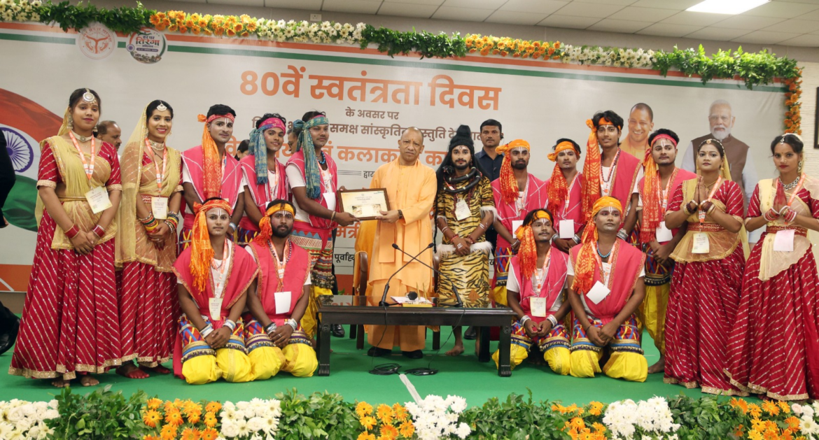 मैं गा नहीं सकता, लेकिन गलत लोगों पर बुलडोजर तो चलवा ही सकता हूं: योगी