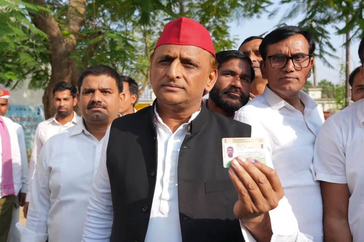 भाजपा को वोट चोरी के लिए विश्वविद्यालय खोल तीन साल का कोर्स चलाना चाहिए : अखिलेश