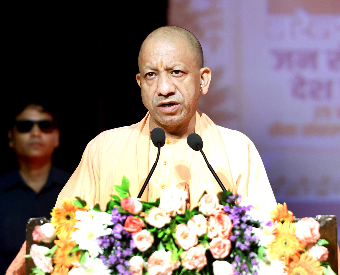 जनता के पैसे पर डकैती डालने वालों की जेबें प्रधानमंत्री मोदी ने खाली कराईं: योगी