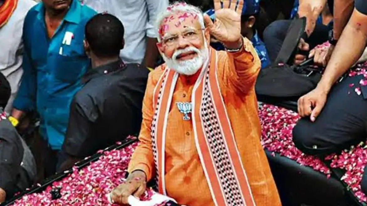 मोदी के स्वागत में आठ स्थलों पर होगी पुष्पवर्षा, गूंजेंगे डमरू और शंखनाद